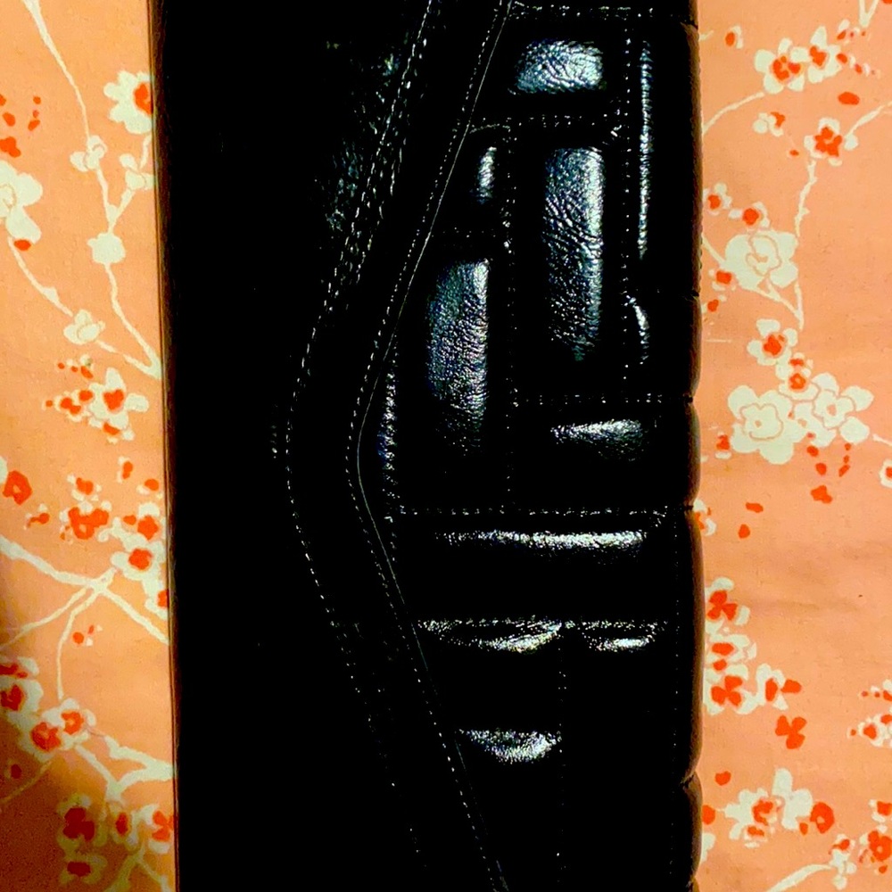 HOBO International black patent leather clutch purse. Dimensions 7 by 5 inches.